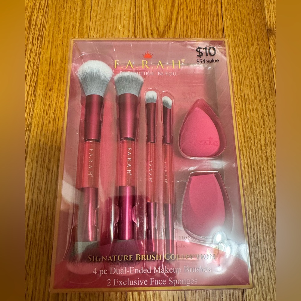Farah Signature Brush Collection in Pink - New in Box